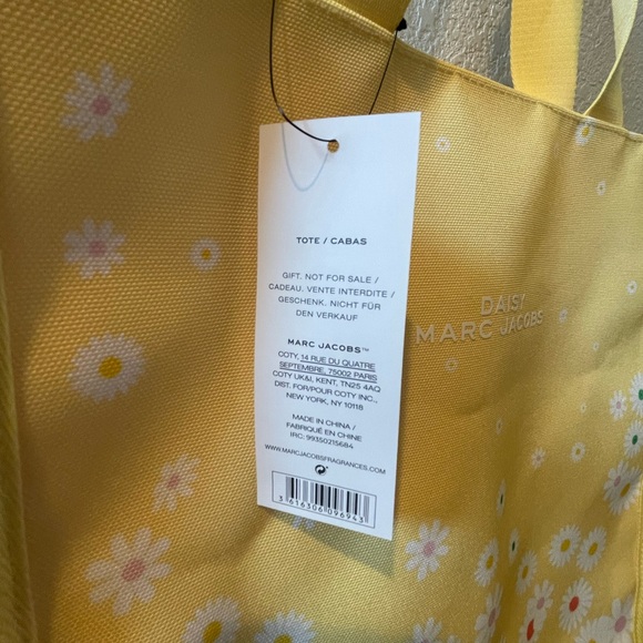 Marc Jacobs NWT Daisy Yellow Canvas Tote - Picture 5 of 5